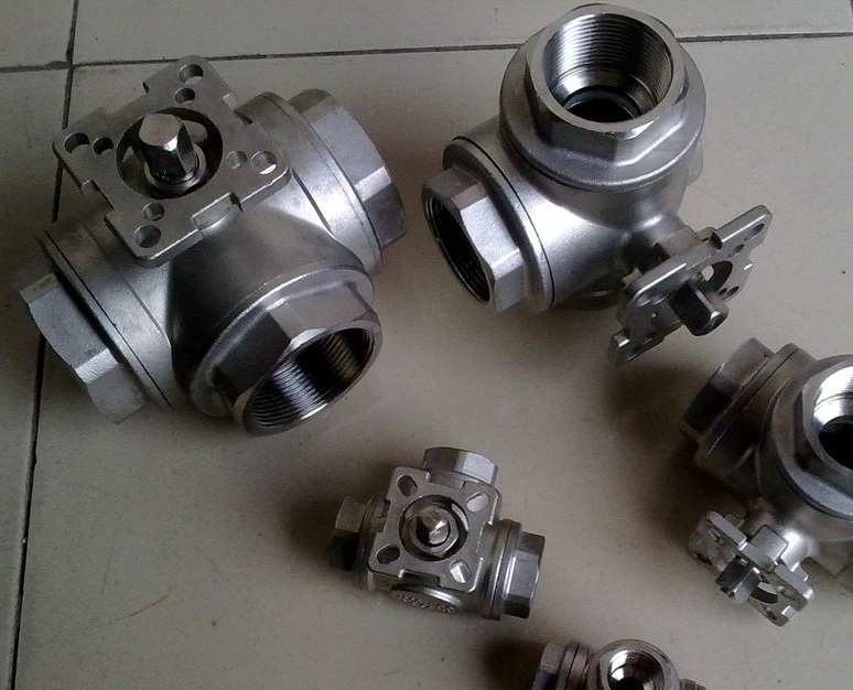 高平台三通球阀